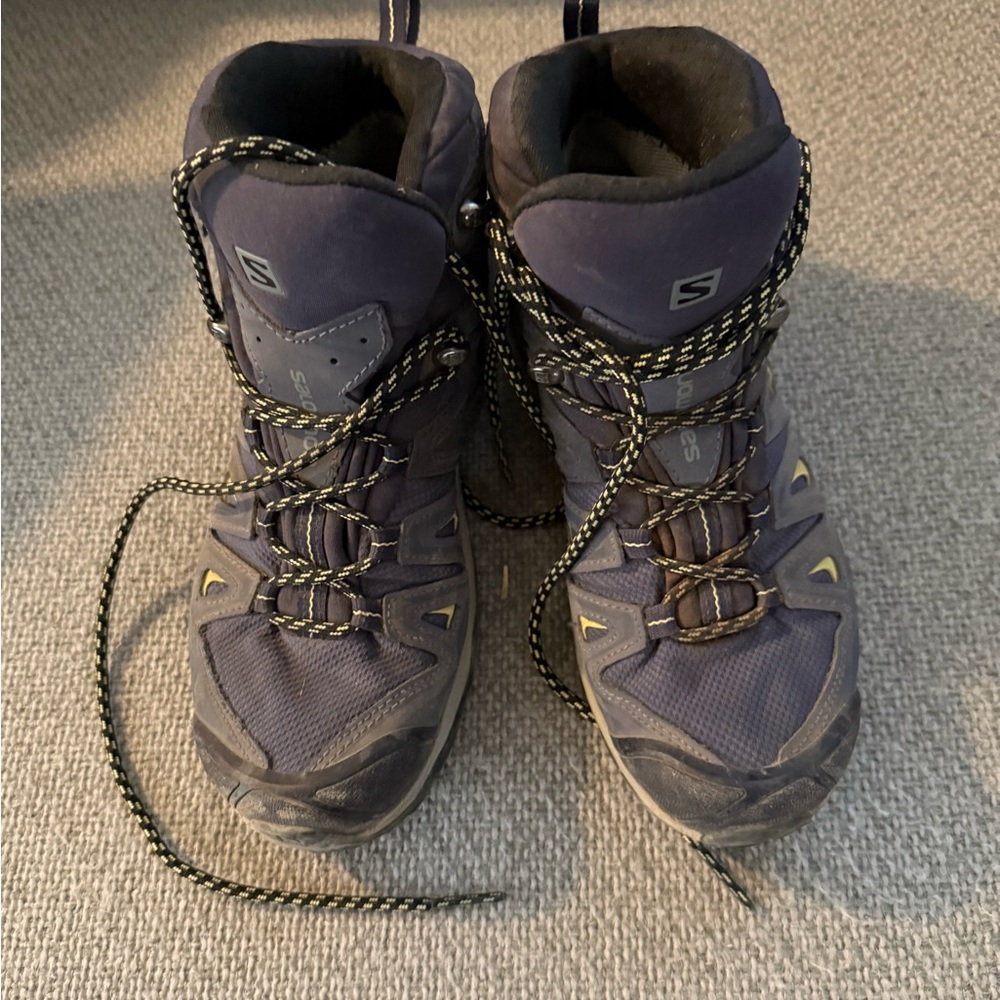 Salomon high top hiking boots, size 7